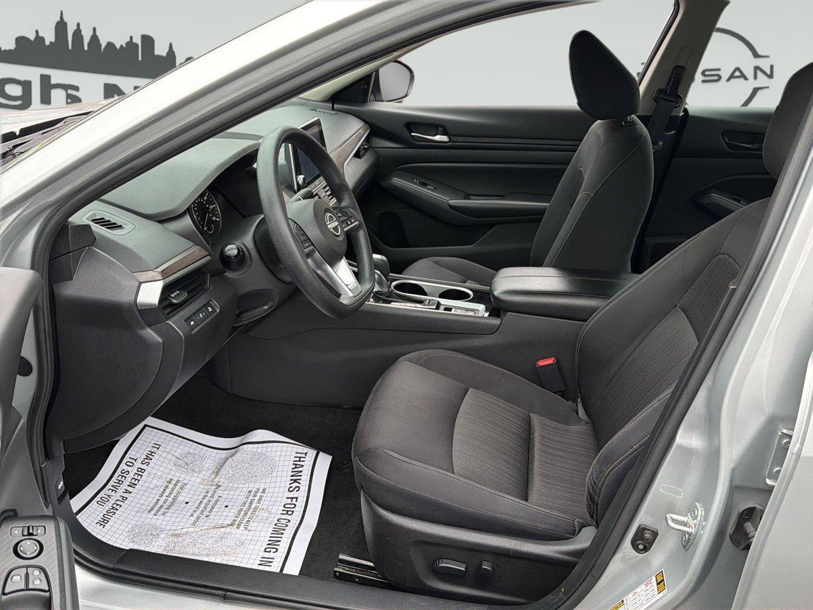 Used 2024 Nissan Altima 2.5 SV AWD/4WD image 10