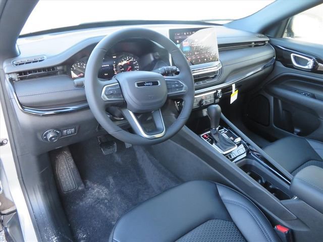 New 2026 Jeep Compass Latitude image 14