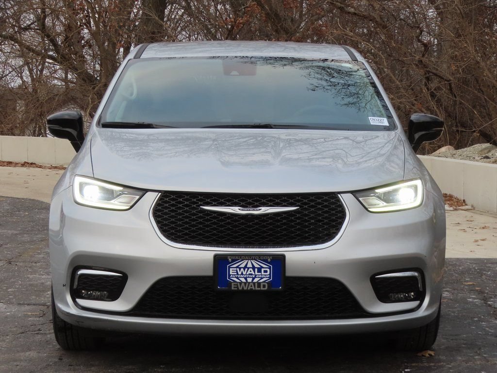 Certified 2024 Chrysler Pacifica Touring-L FWD image 14