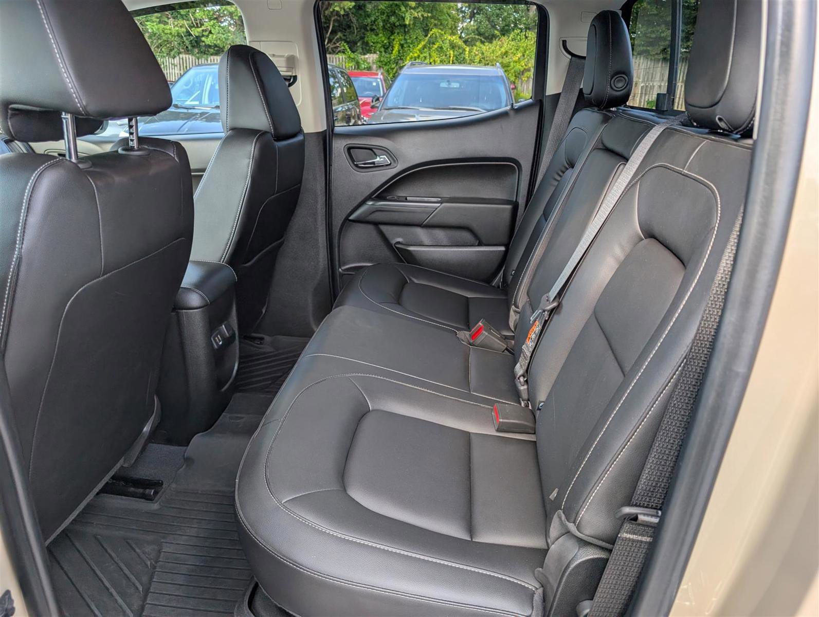 Used 2022 Chevrolet Colorado ZR2 w/ ZR2 Dusk Special Edition image 15