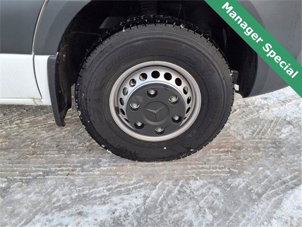 Used 2023 Mercedes-Benz Sprinter 3500 image 33