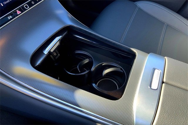 Used 2025 Mercedes-Benz GLC 300 4MATIC image 13