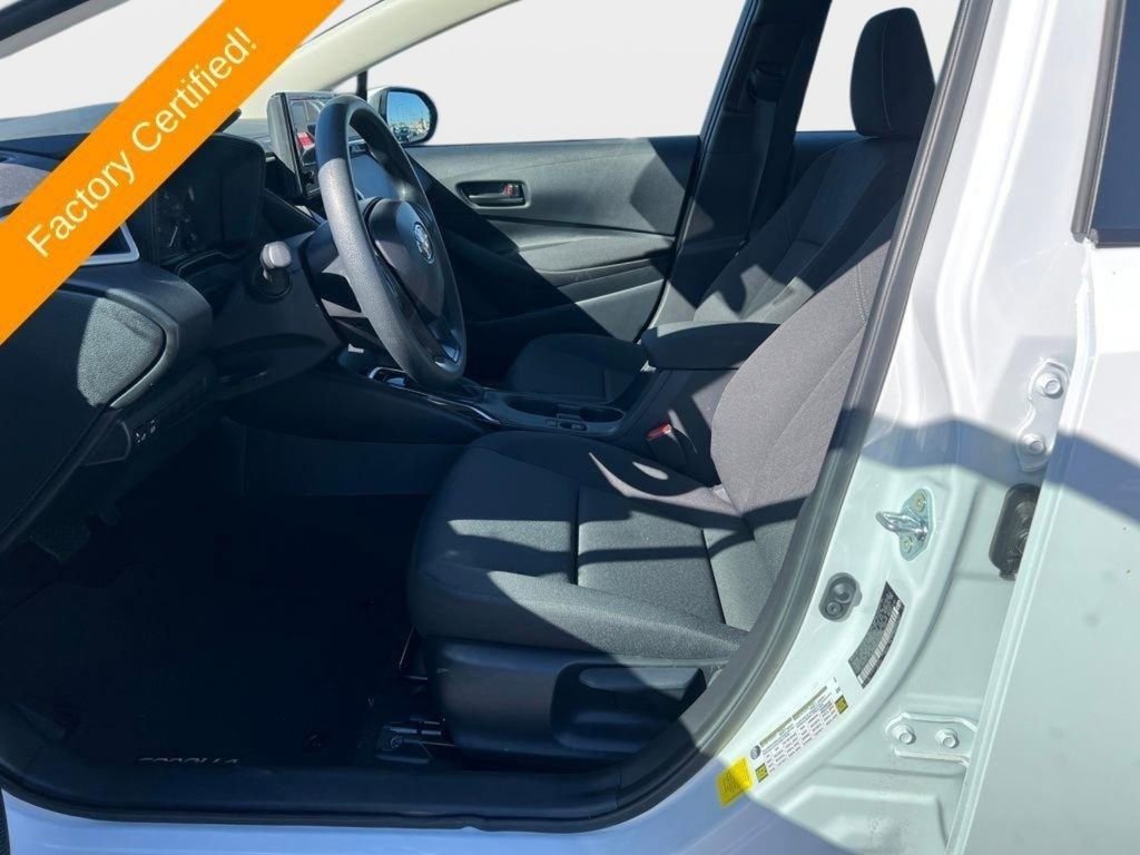 Used 2025 Toyota Corolla LE image 12