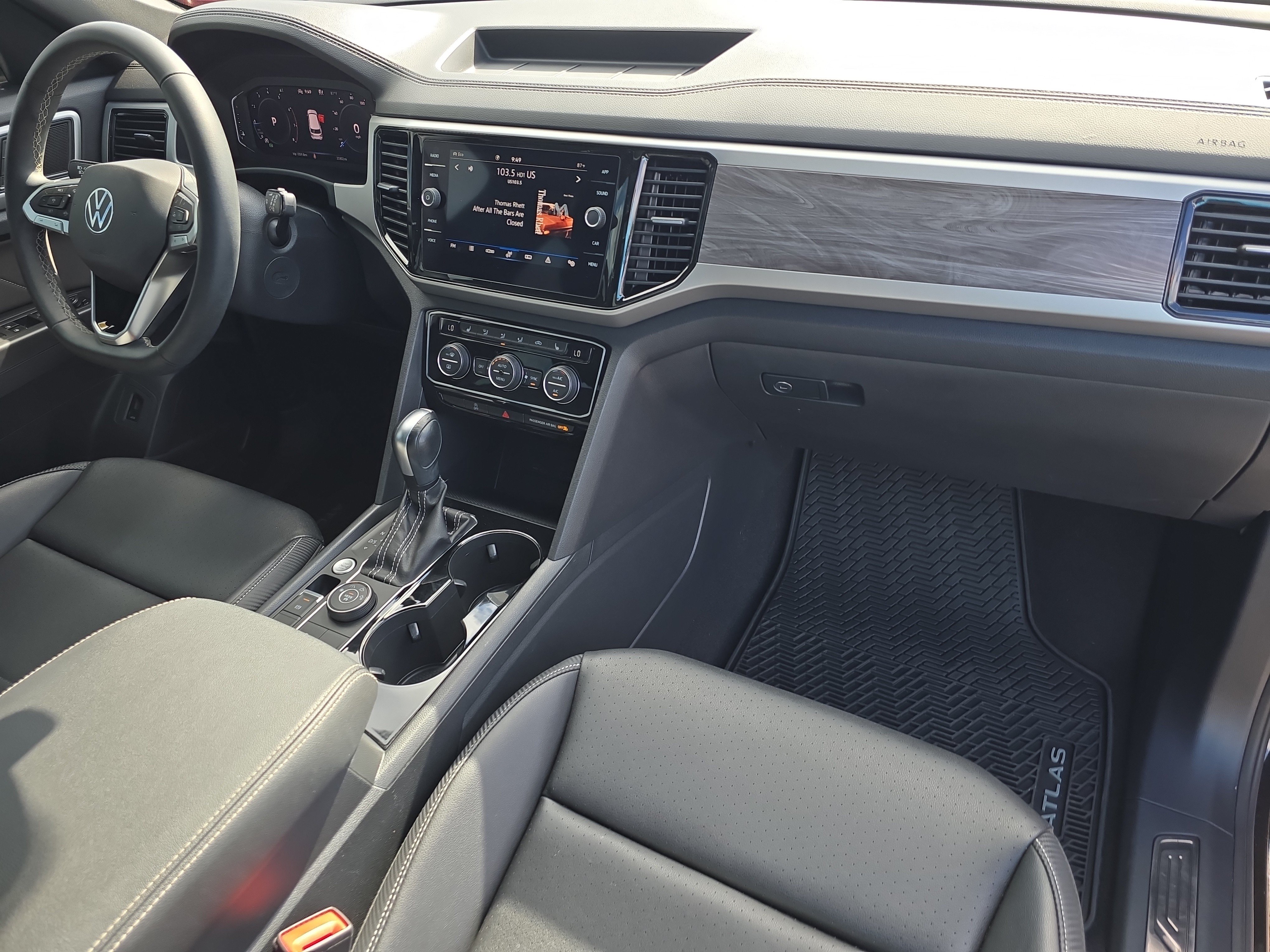 Used 2023 Volkswagen Atlas Cross Sport SE w/ Panoramic Sunroof Package AWD/4WD image 12