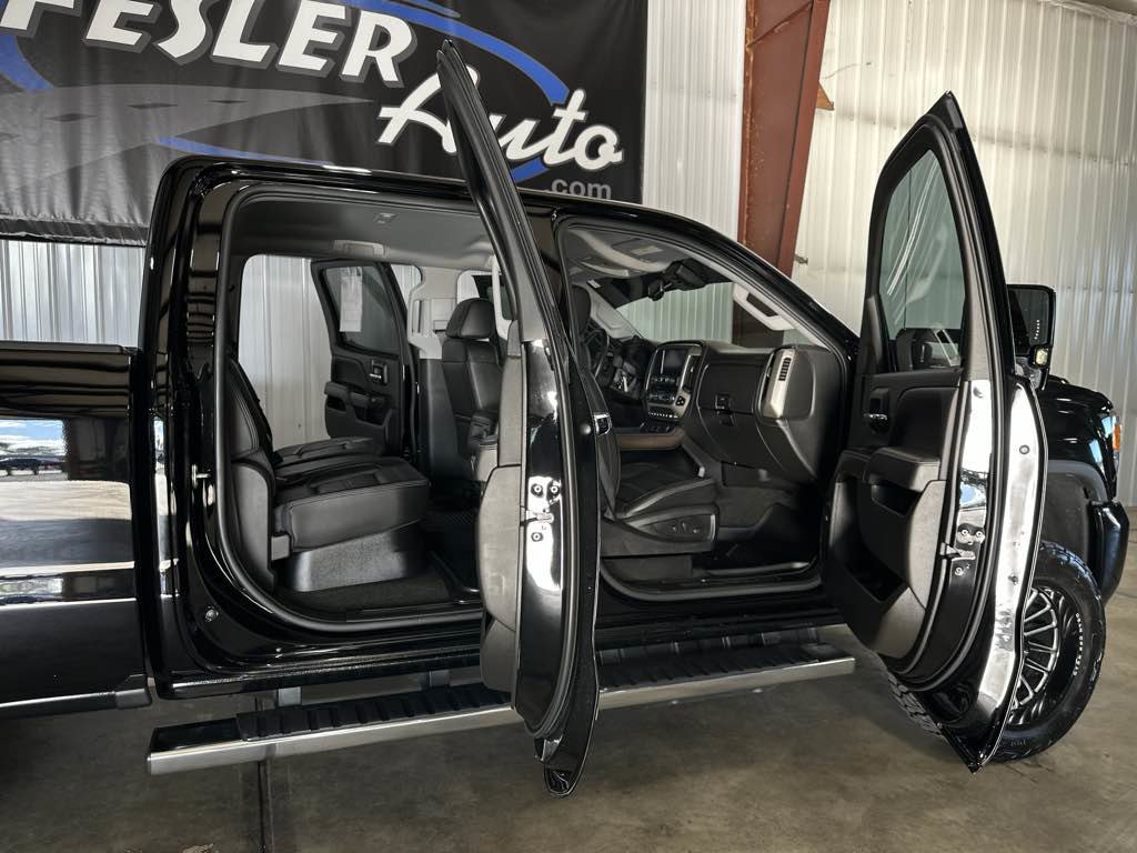 Used 2017 GMC Sierra 2500 Denali w/ Duramax Plus Package image 12