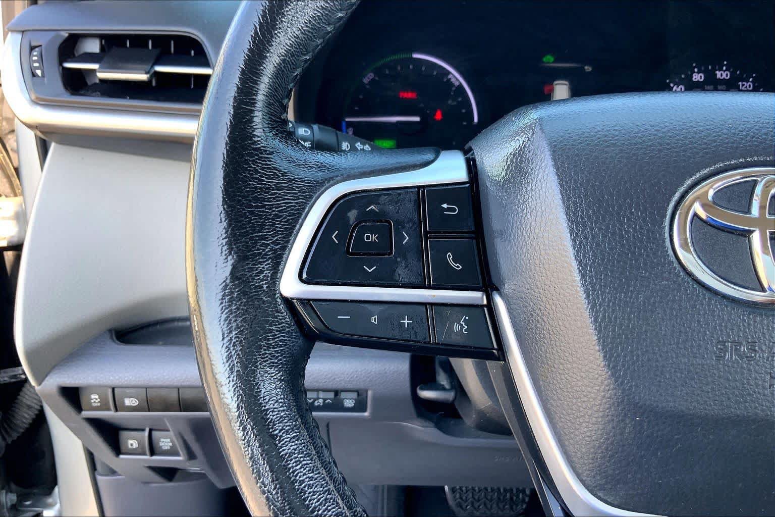 Used 2022 Toyota Sienna XLE FWD image 23