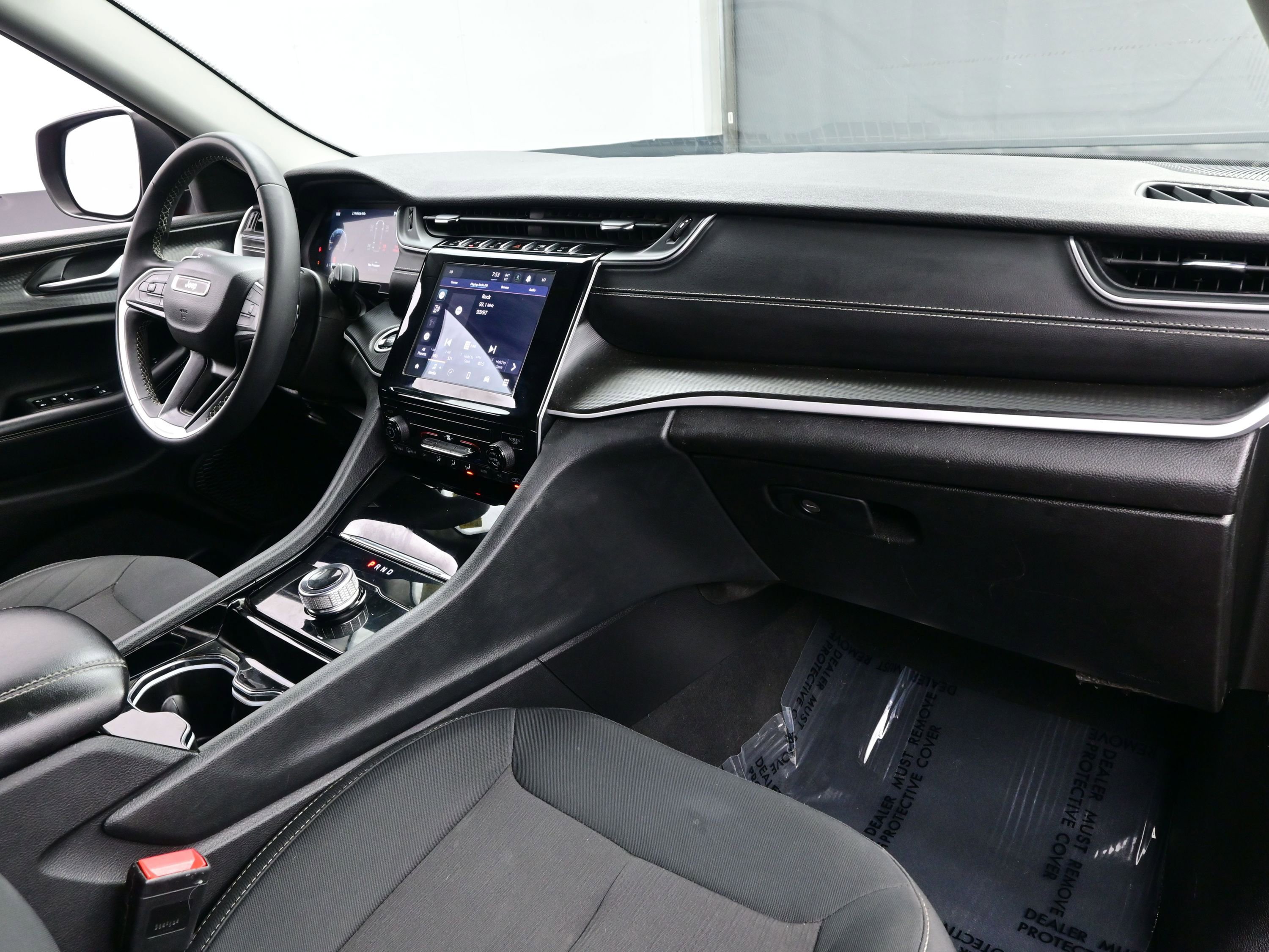 Used 2023 Jeep Grand Cherokee L Laredo image 16