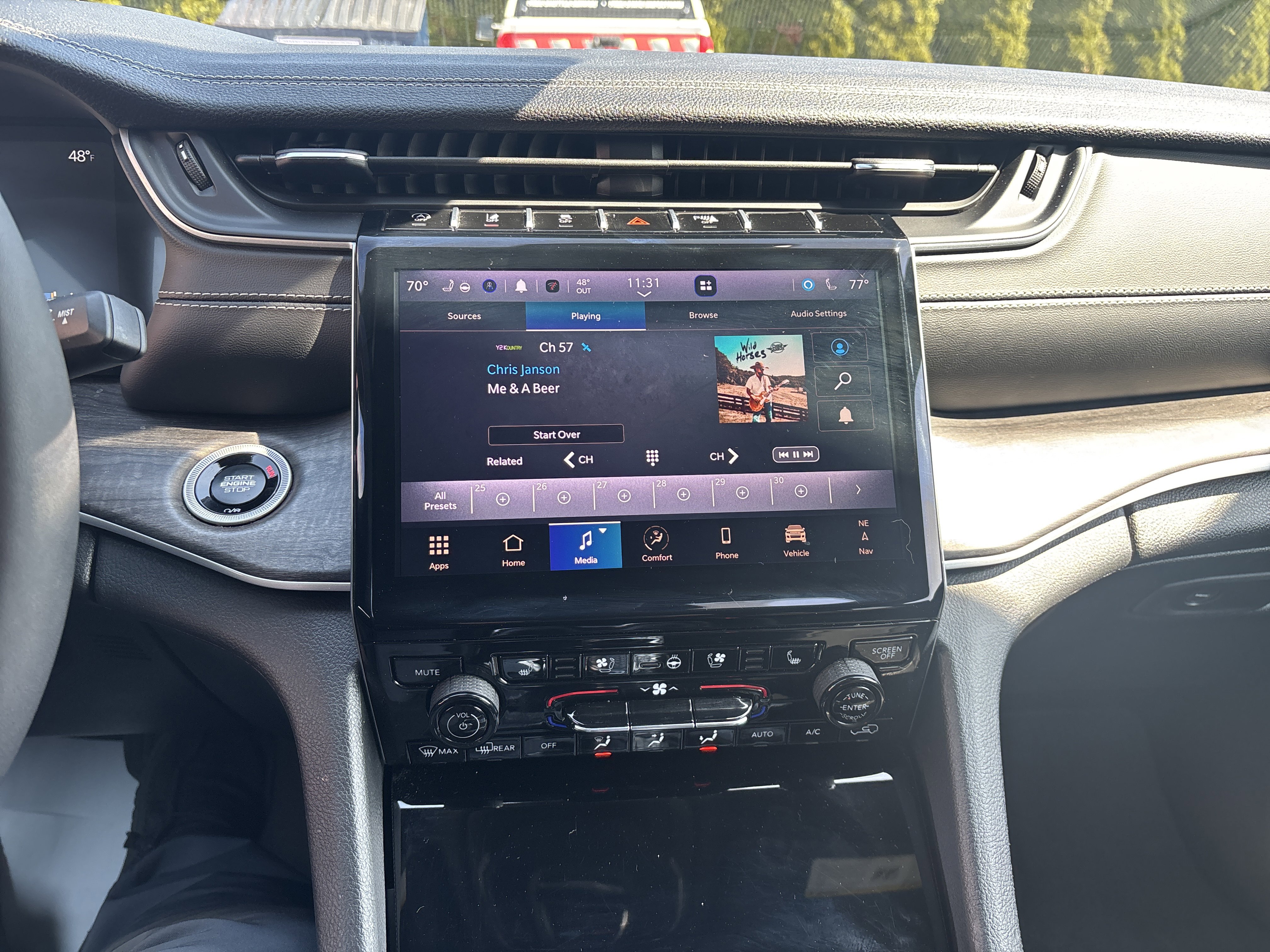 Used 2025 Jeep Grand Cherokee L Limited w/ Luxury Tech Group II image 26
