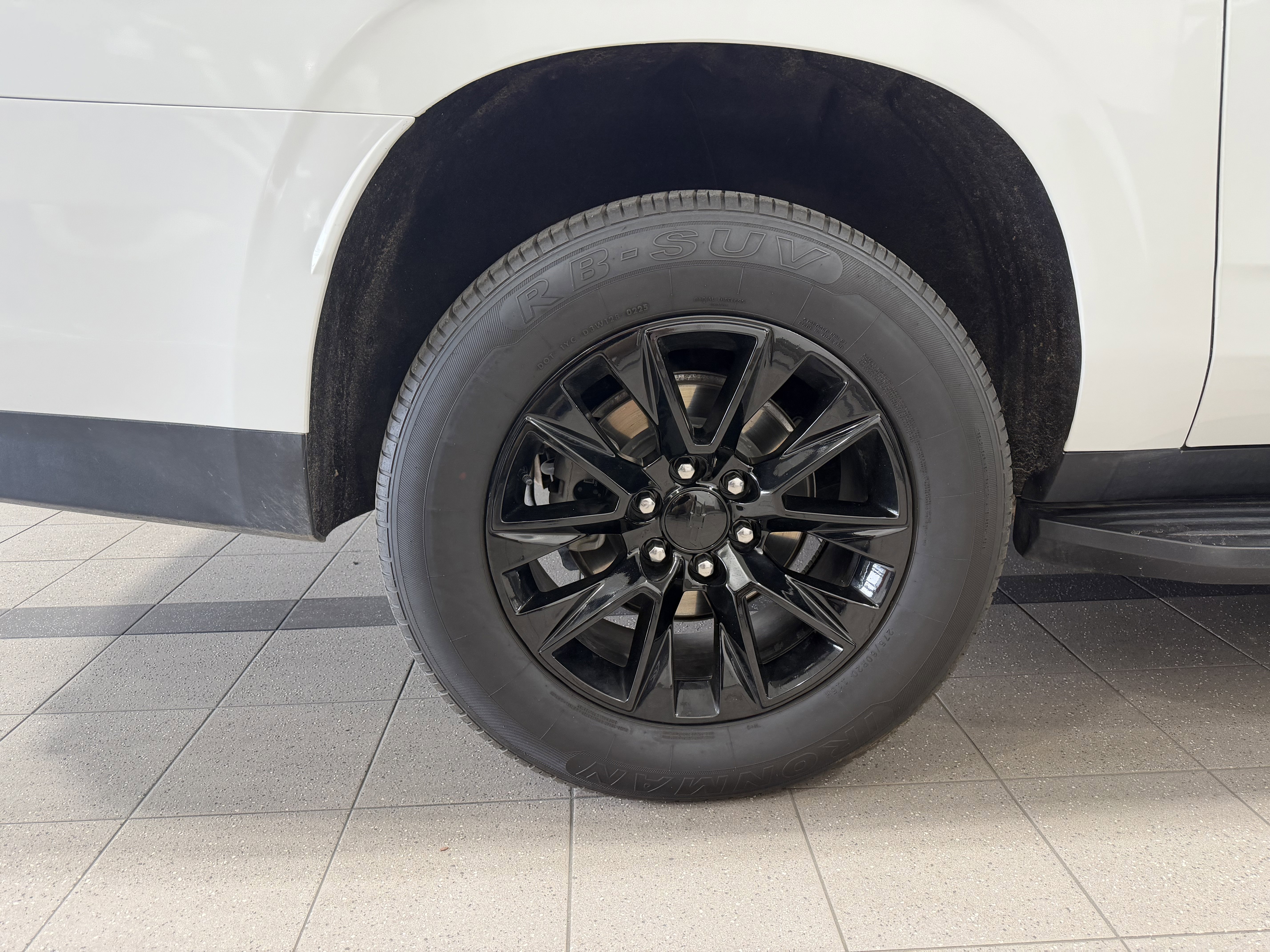 Used 2023 Chevrolet Suburban Premier AWD/4WD image 10