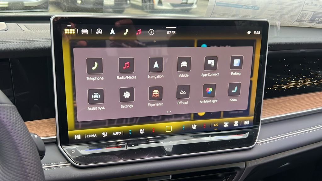 New 2026 Volkswagen Tiguan SEL R-Line image 25