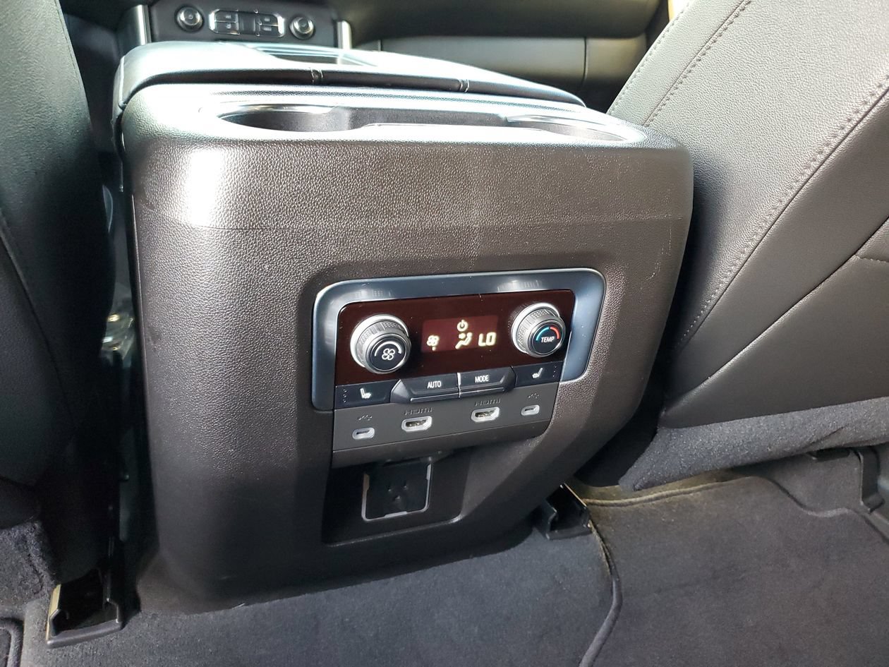 Used 2021 Chevrolet Tahoe Z71 w/ Luxury Package AWD/4WD image 13