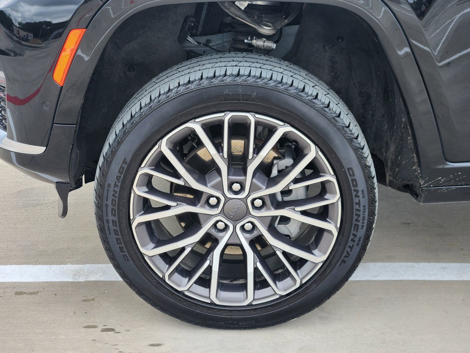 Used 2025 Jeep Grand Cherokee L Summit w/ Advanced Protech Group IV AWD/4WD image 11