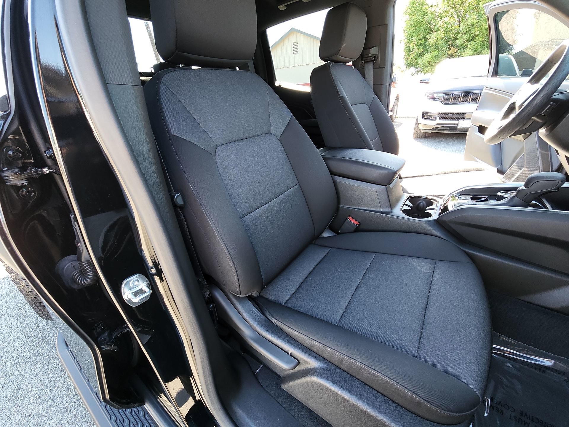 Used 2024 Chevrolet Colorado Trail Boss w/ Technology Package AWD/4WD image 25