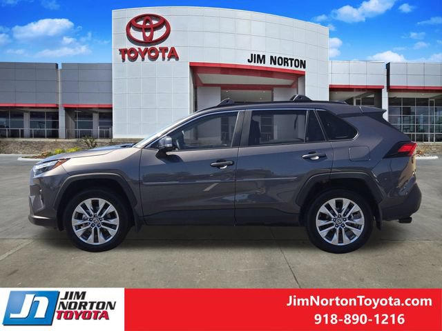 Used 2025 Toyota RAV4 XLE Premium FWD image 5