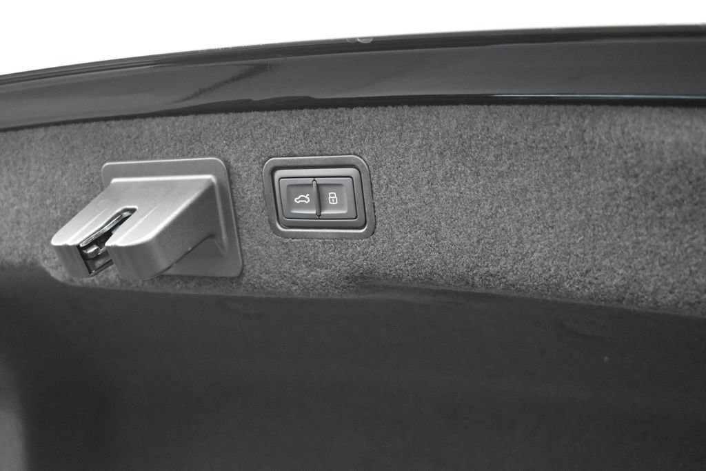 New 2026 Audi A8 L 3.0T AWD/4WD image 22