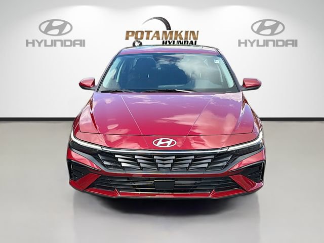 Certified 2025 Hyundai Elantra SEL FWD image 2