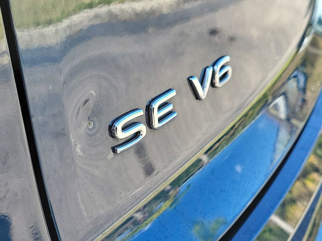 Used 2021 Volkswagen Atlas Cross Sport SE w/ Panoramic Sunroof Package image 5