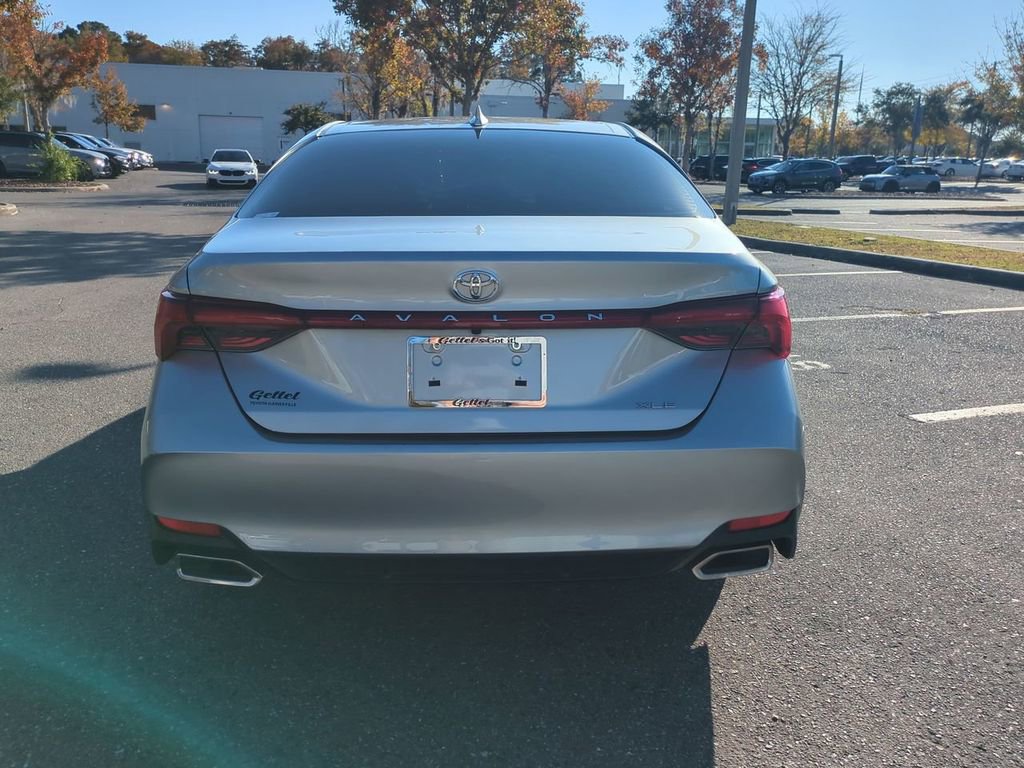 Certified 2022 Toyota Avalon XLE image 6