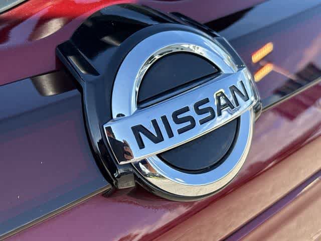 Used 2021 Nissan Kicks SR w/ SR Premium Package FWD image 11