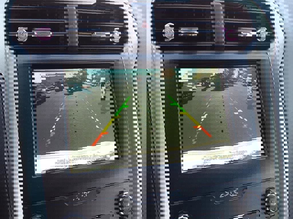 Used 2020 Ford Fusion SE image 20