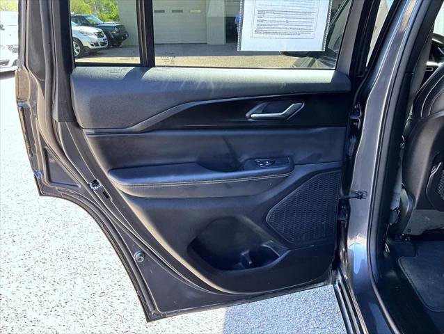 Certified 2023 Jeep Grand Cherokee Altitude AWD/4WD image 21