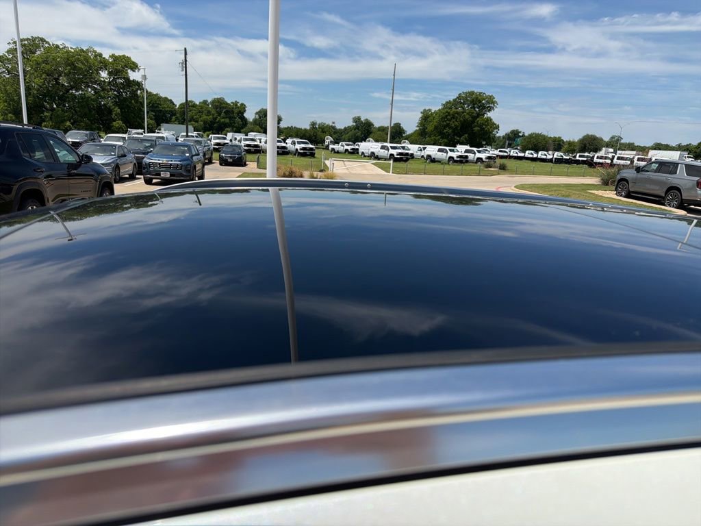 Used 2021 INFINITI QX50 Luxe w/ Appearance Package FWD image 8