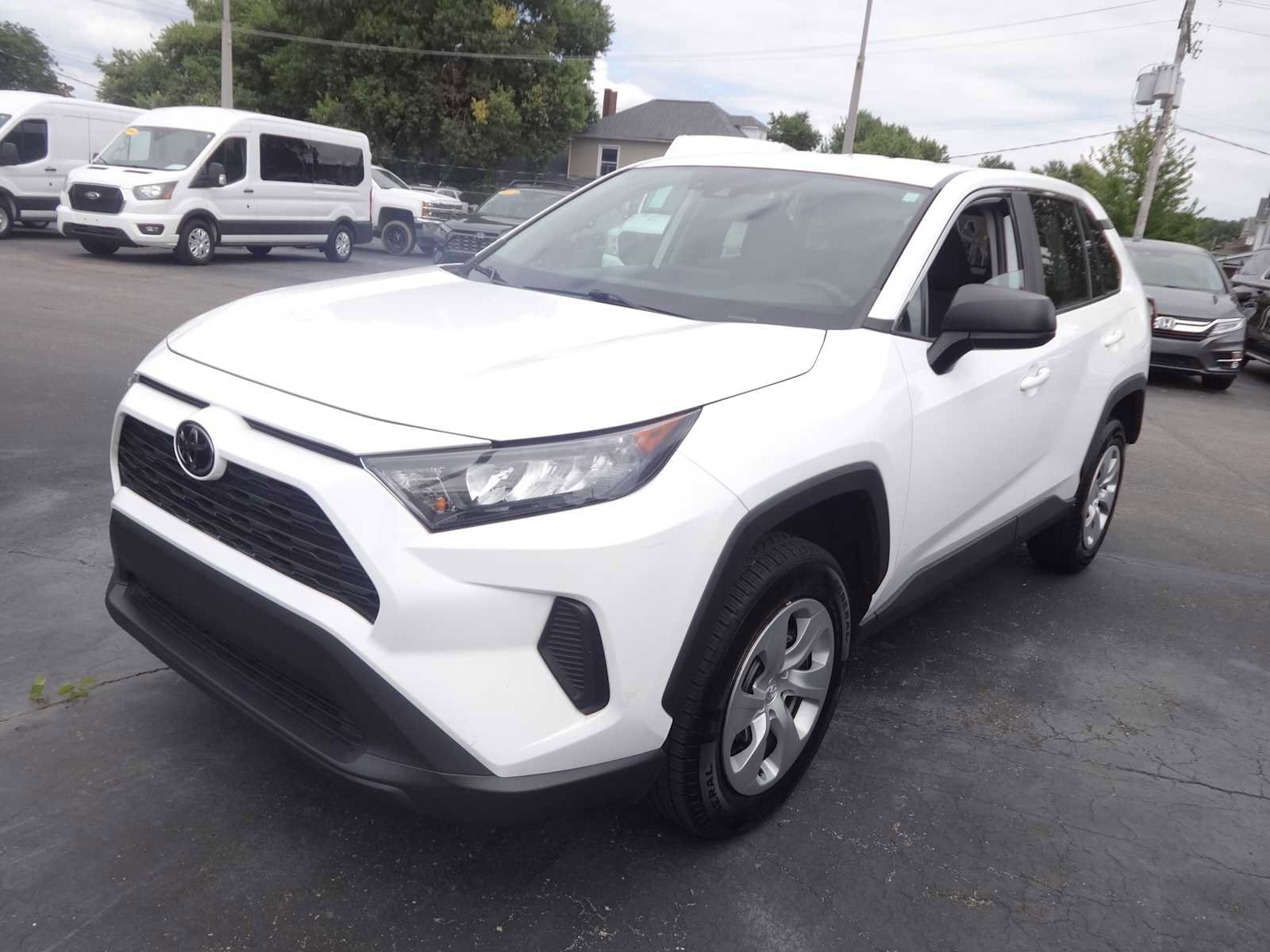 Used 2022 Toyota RAV4 LE image 3