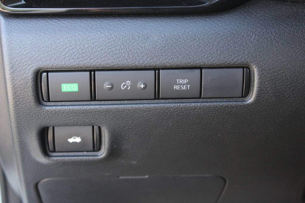 Used 2024 Nissan Sentra SV FWD image 26