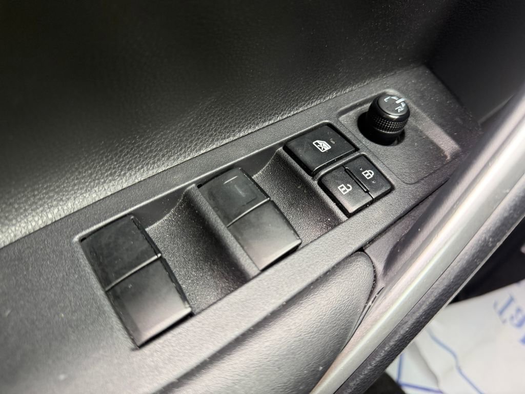Used 2023 Toyota Corolla Cross LE image 24