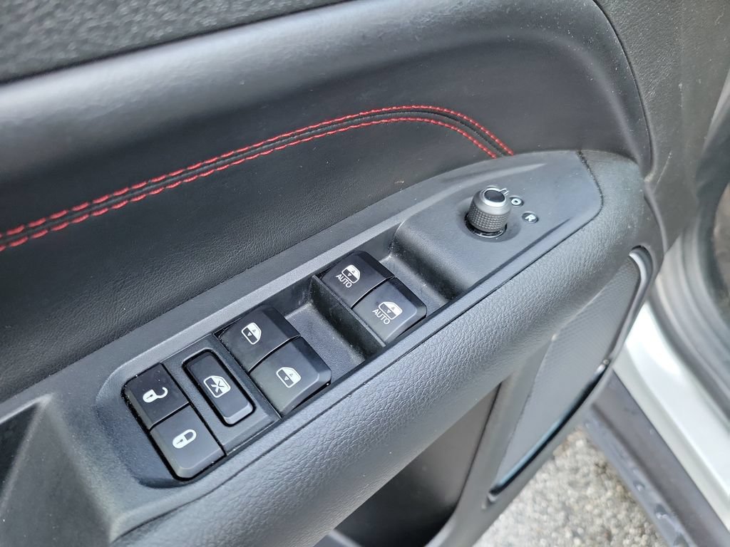 Used 2024 Jeep Compass Trailhawk AWD/4WD image 22