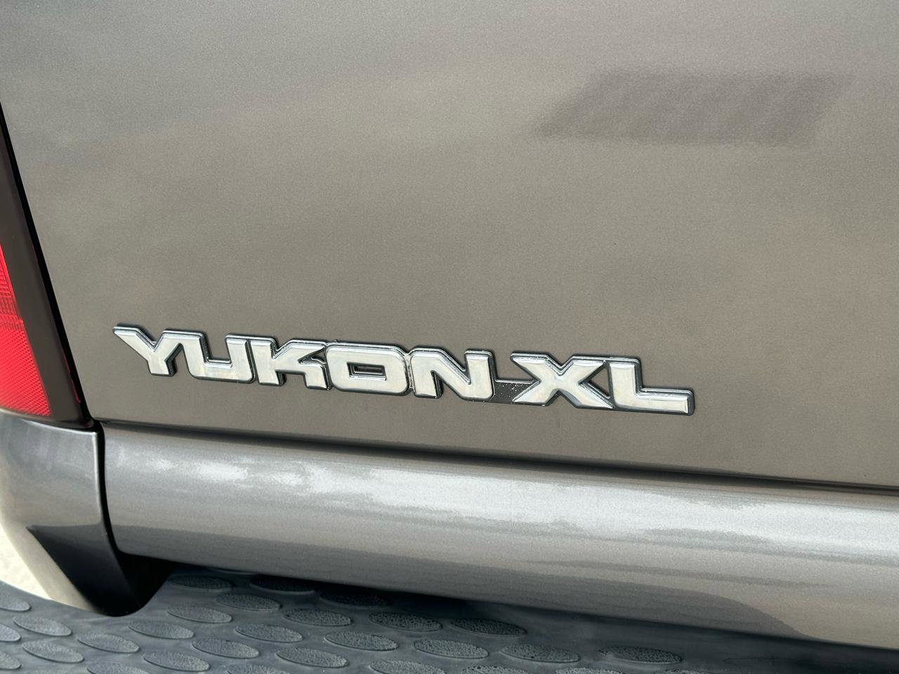 Used 2005 GMC Yukon XL Denali AWD/4WD image 22