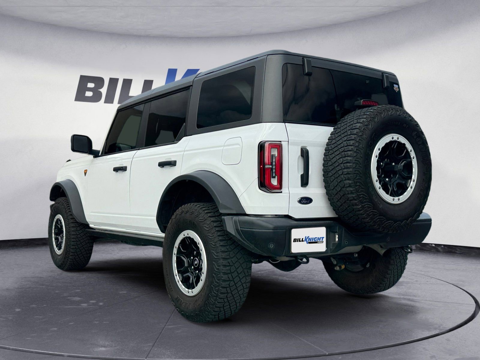 Used 2023 Ford Bronco Badlands w/ Sasquatch Package image 3