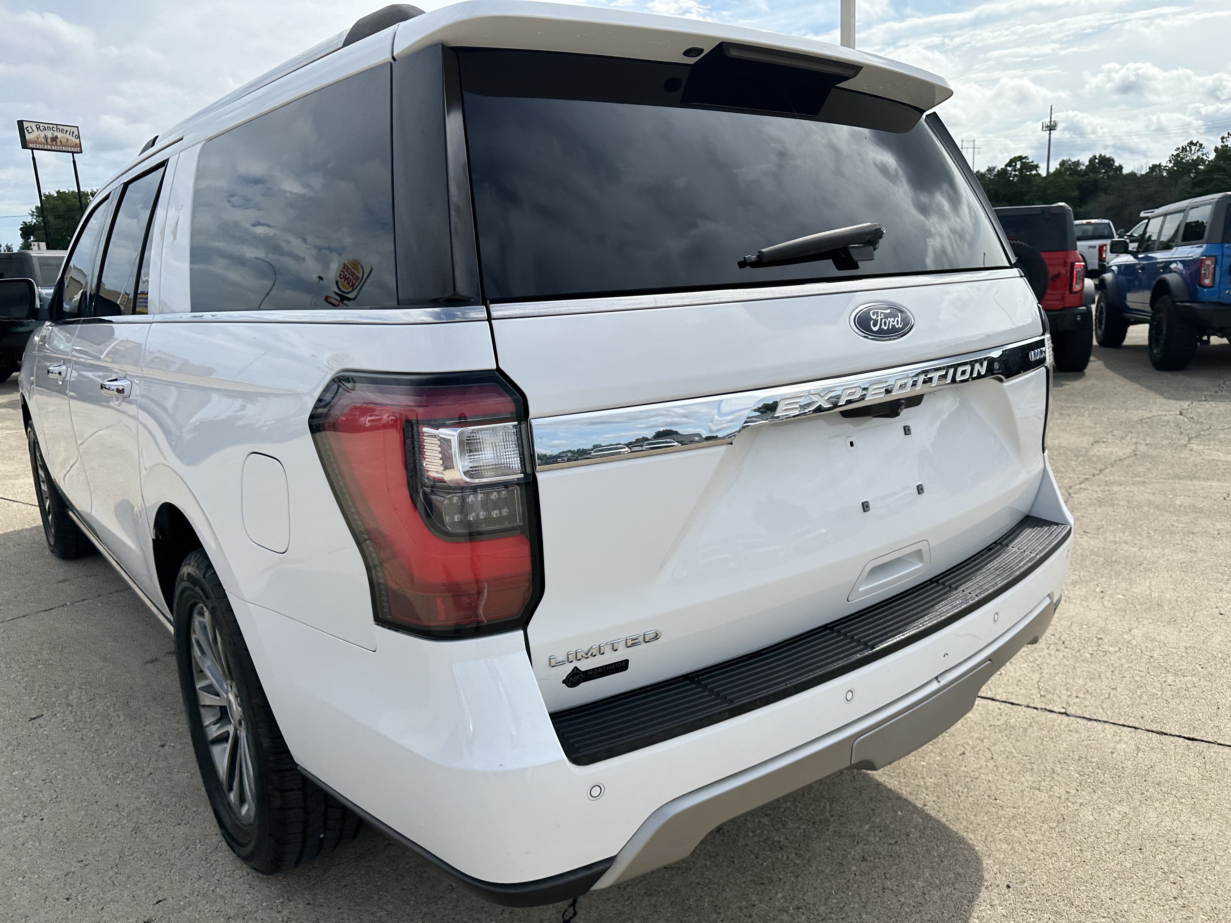 Used 2018 Ford Expedition Max Limited RWD image 10