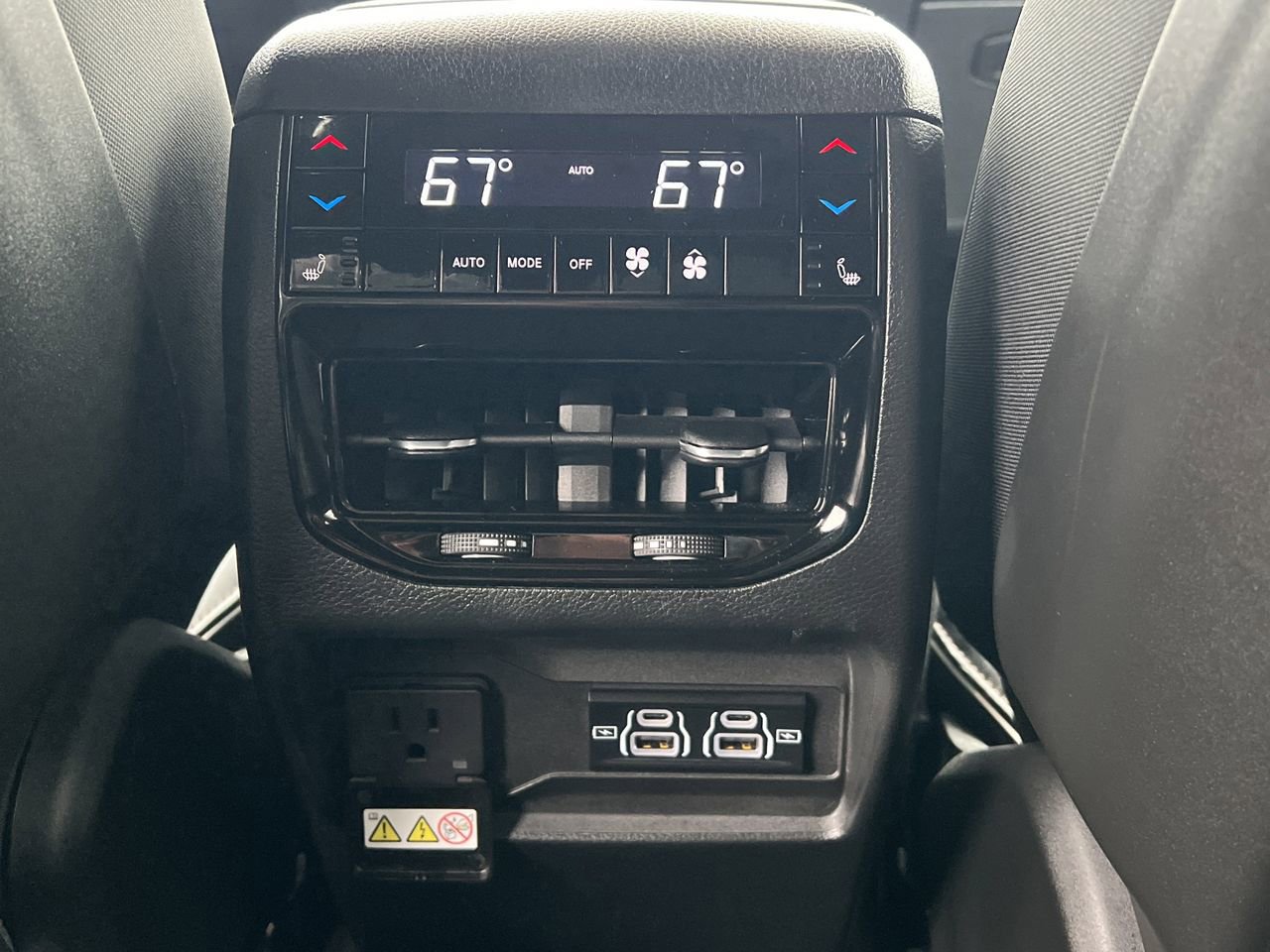 Used 2025 Jeep Grand Cherokee Summit image 39