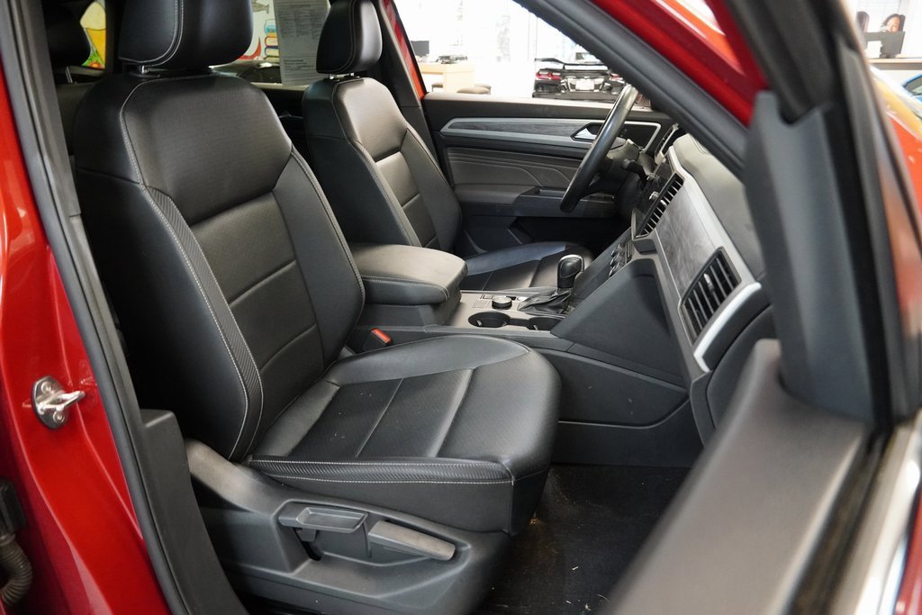 Used 2021 Volkswagen Atlas Cross Sport SE w/ Panoramic Sunroof Package image 32