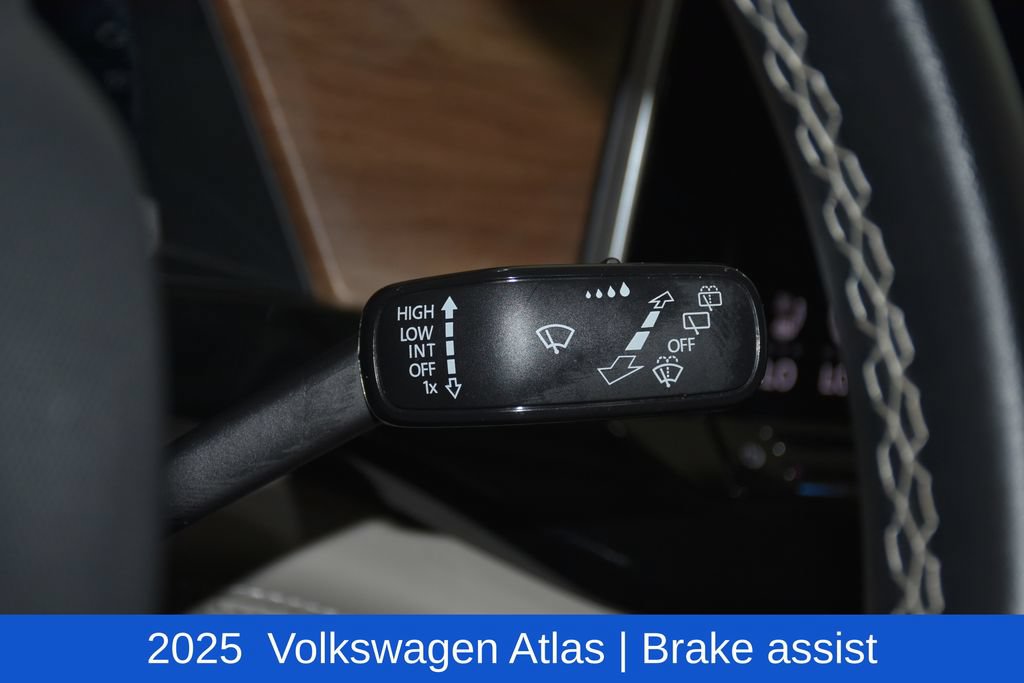 Used 2025 Volkswagen Atlas SE FWD image 13