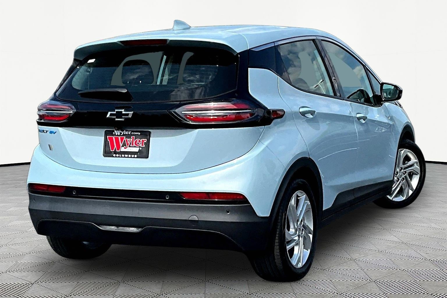 Used 2022 Chevrolet Bolt LT FWD image 6