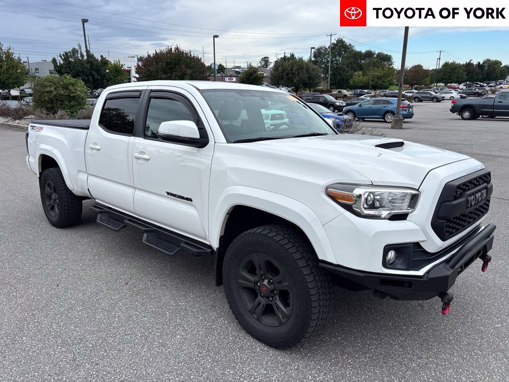 Used 2017 Toyota Tacoma TRD Sport w/ Premium & Technology Package AWD/4WD image 1