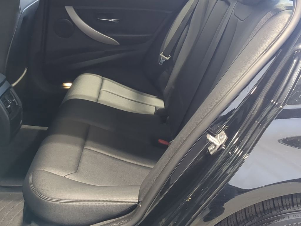 Used 2014 BMW 320i xDrive Sedan AWD/4WD image 23