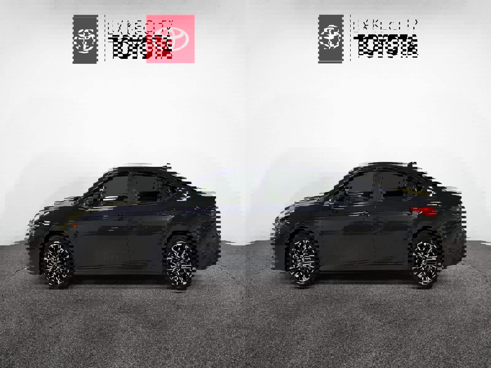 Used 2026 Toyota Camry XLE image 2