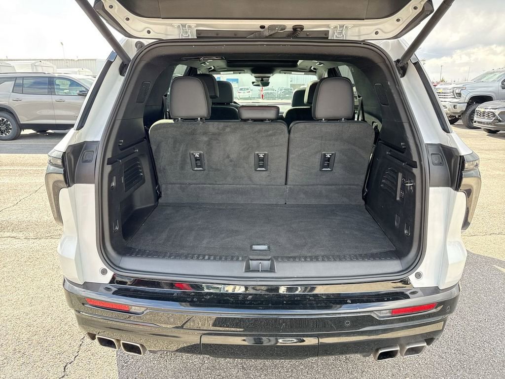 Used 2024 Chevrolet Traverse RS AWD/4WD image 25