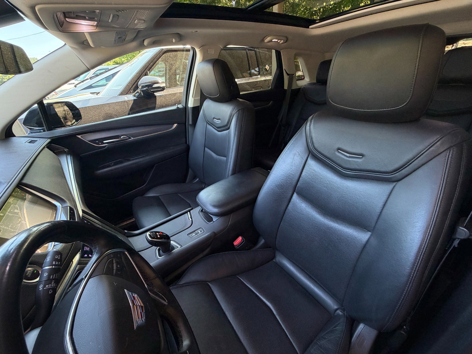 Used 2019 Cadillac XT5 Premium Luxury w/ Driver Assist Package FWD image 11