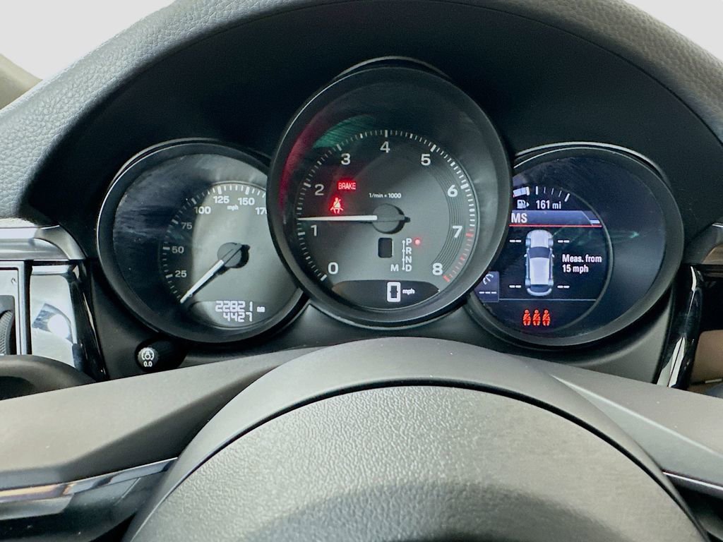 Certified 2023 Porsche Macan AWD/4WD image 13