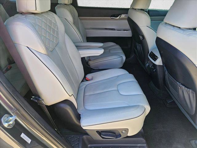 Used 2021 Hyundai Palisade Limited image 16