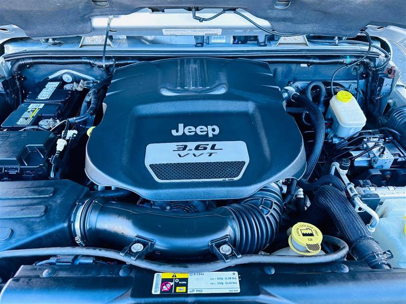 Used 2012 Jeep Wrangler Unlimited Rubicon w/ Max Tow Pkg image 34