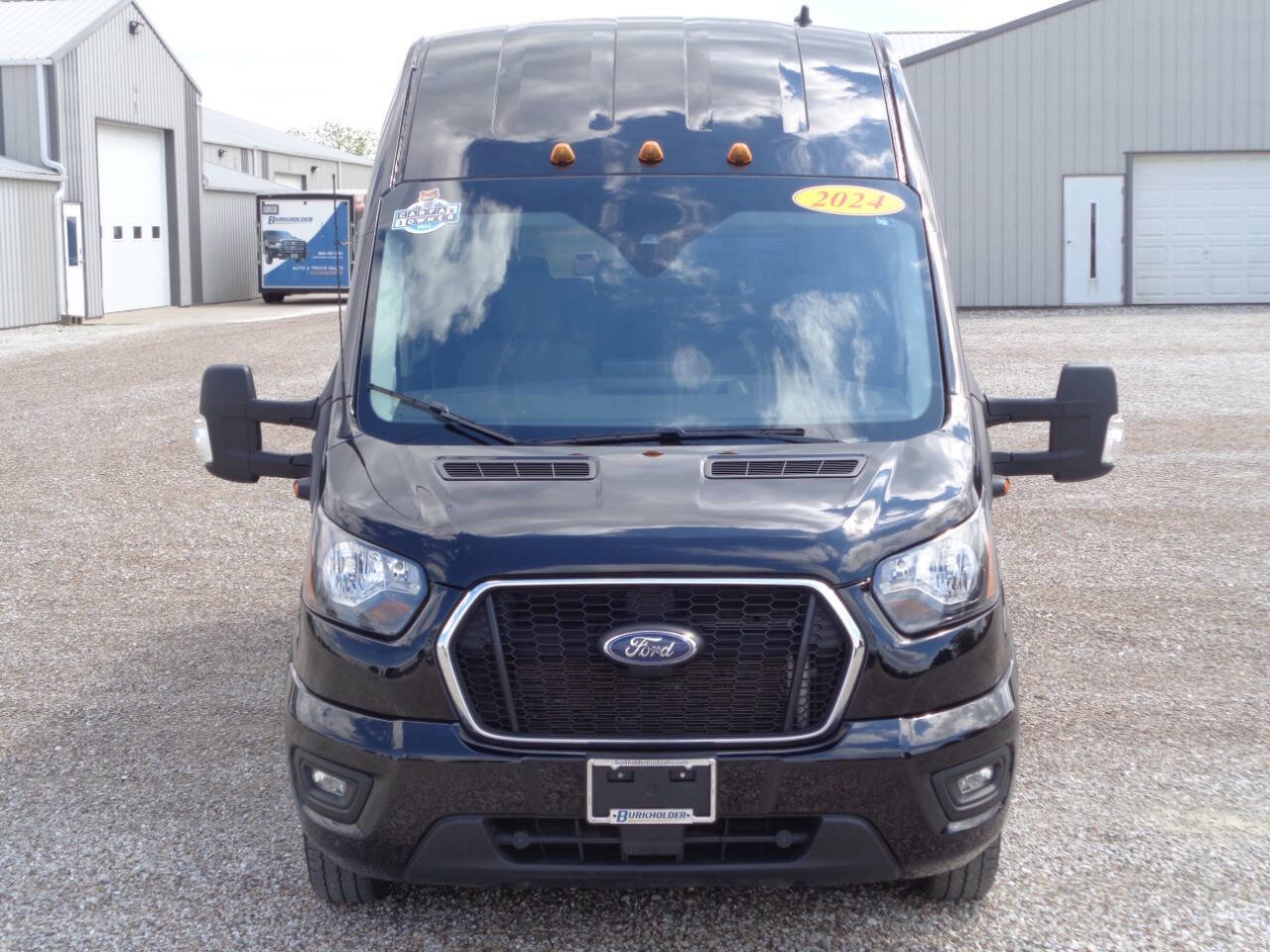 Used 2024 Ford Transit 350 XLT RWD image 3