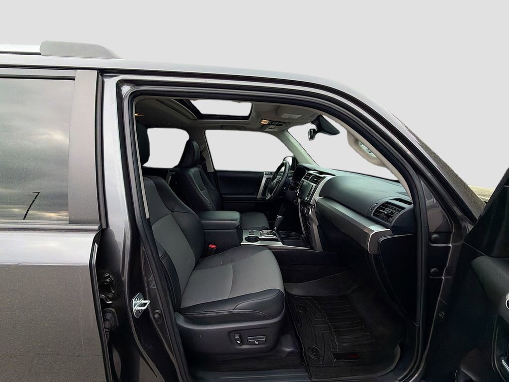 Used 2020 Toyota 4Runner SR5 Premium w/ Moonroof Package image 32