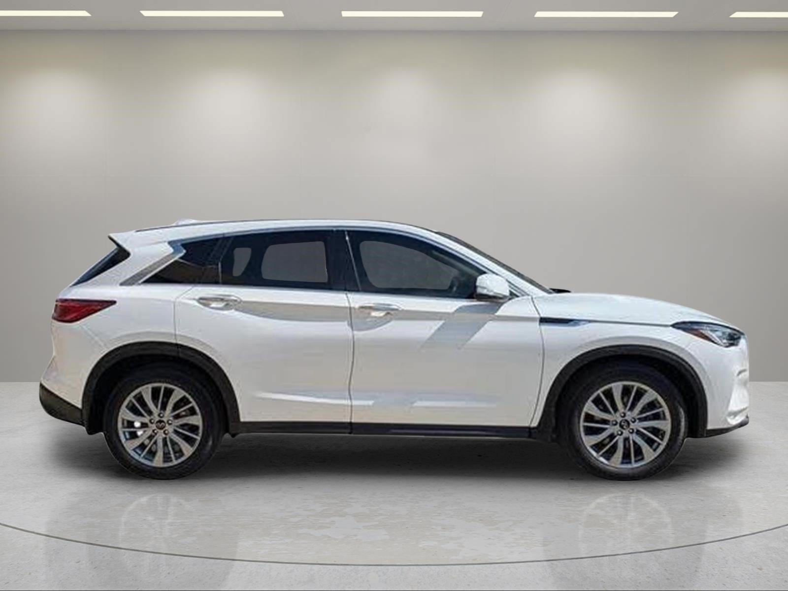 Used 2023 INFINITI QX50 Pure AWD/4WD image 4