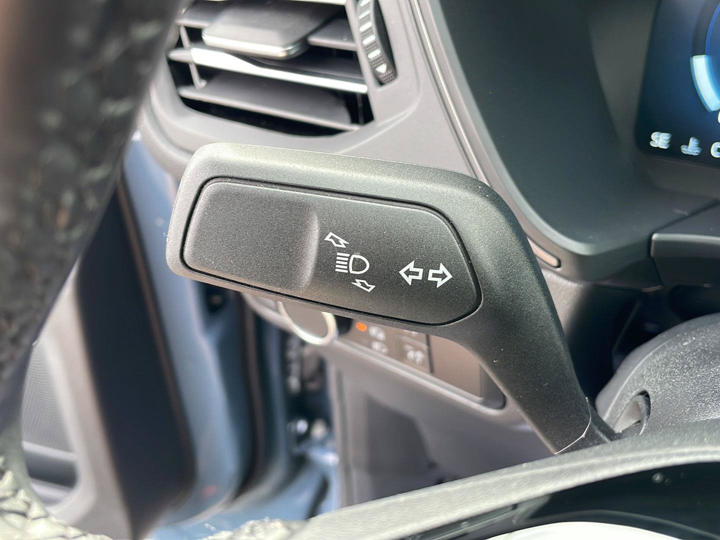 Used 2025 Ford Escape Active w/ Active Premium Tech Pack FWD image 17