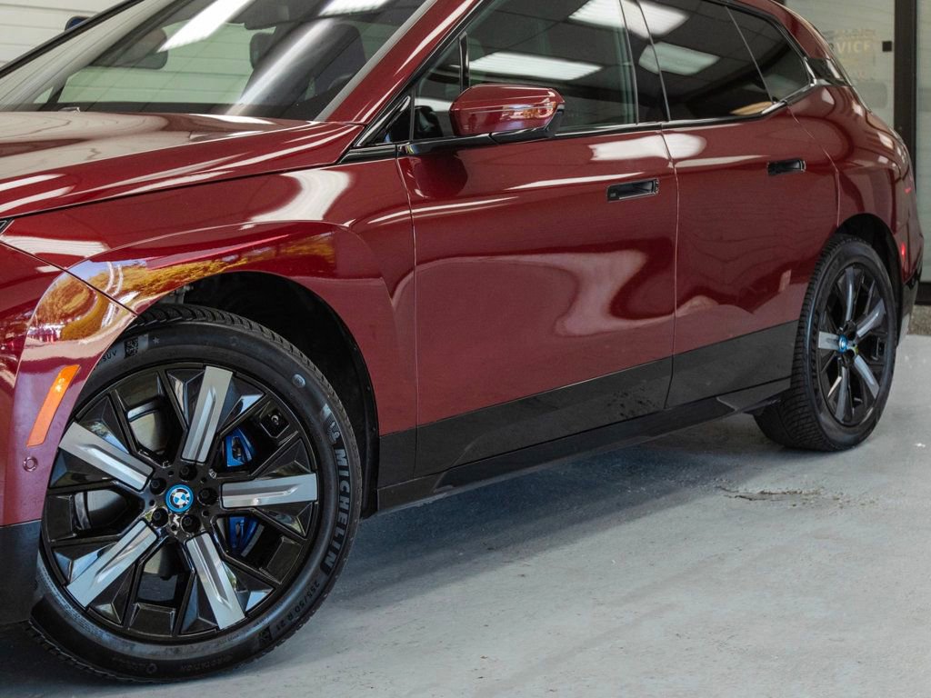 Used 2024 BMW iX xDrive50 w/ Sport Package AWD/4WD image 12